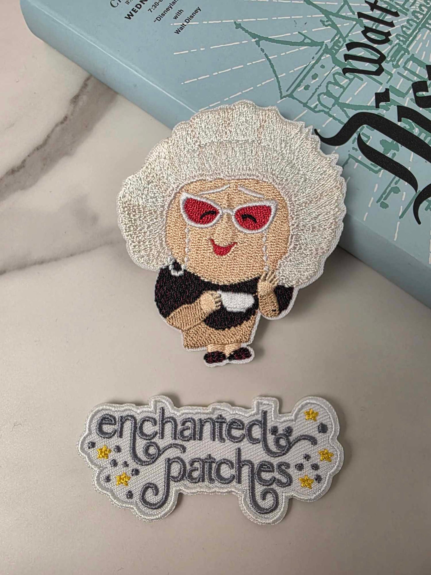 3" Old Woman Nostalgia Emotion Embroidered Iron On Patch
