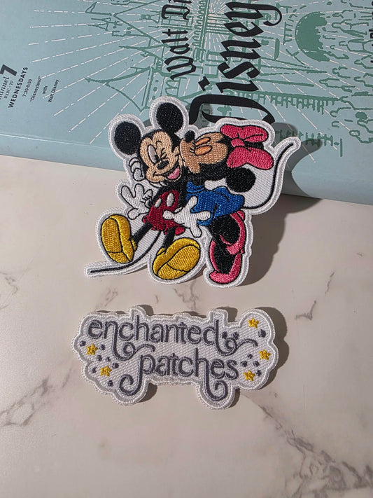 3" Minnie Kissing Mickey Mouse Love Kiss Embroidered Iron On Patch
